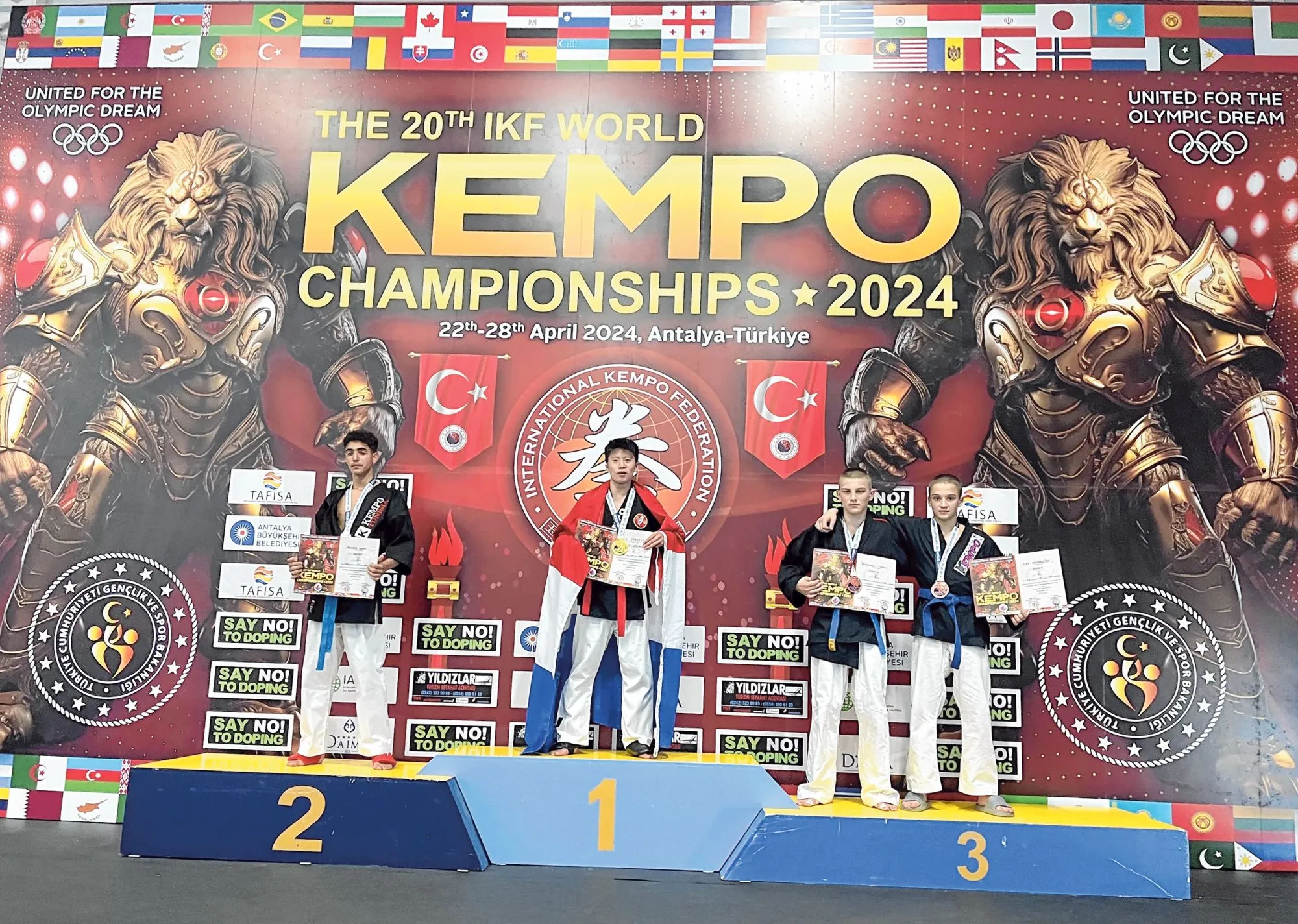 Nederlandse kampioenen en wereldkampioen uit Lochem in Shaolin Kempo