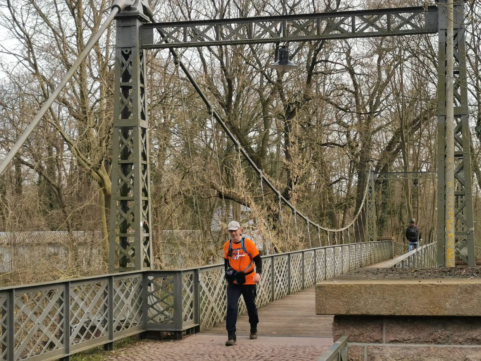 Gerrit van der Poel volbrengt ondanks veel regen en  modder de Monstertocht